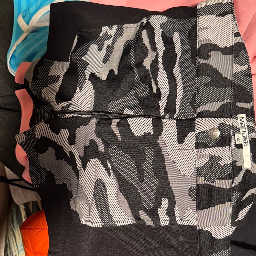 Mr Turk Men's Black and Gray Camo Swim Trunks